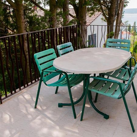 Beautiful Apartment With Picturesque View And Free Parking 포르토로즈 외부 사진