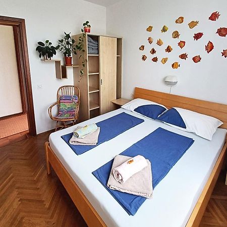Beautiful Apartment With Picturesque View And Free Parking 포르토로즈 외부 사진