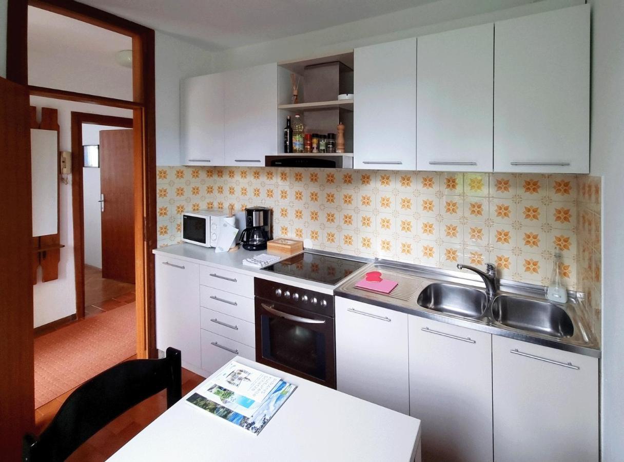 Beautiful Apartment With Picturesque View And Free Parking 포르토로즈 외부 사진
