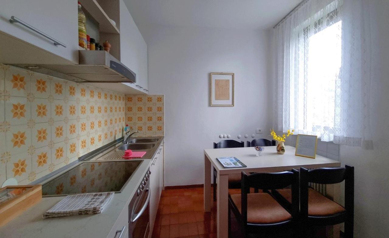 Beautiful Apartment With Picturesque View And Free Parking 포르토로즈 외부 사진