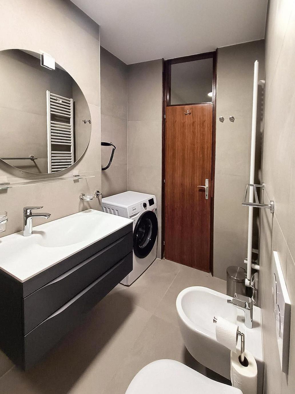 Beautiful Apartment With Picturesque View And Free Parking 포르토로즈 외부 사진
